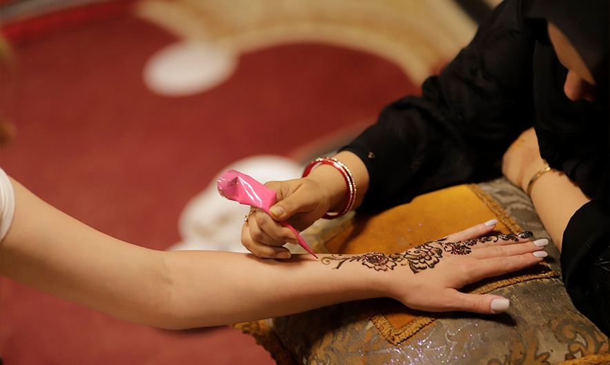 Private evening desert safari dune bashing in Dubai